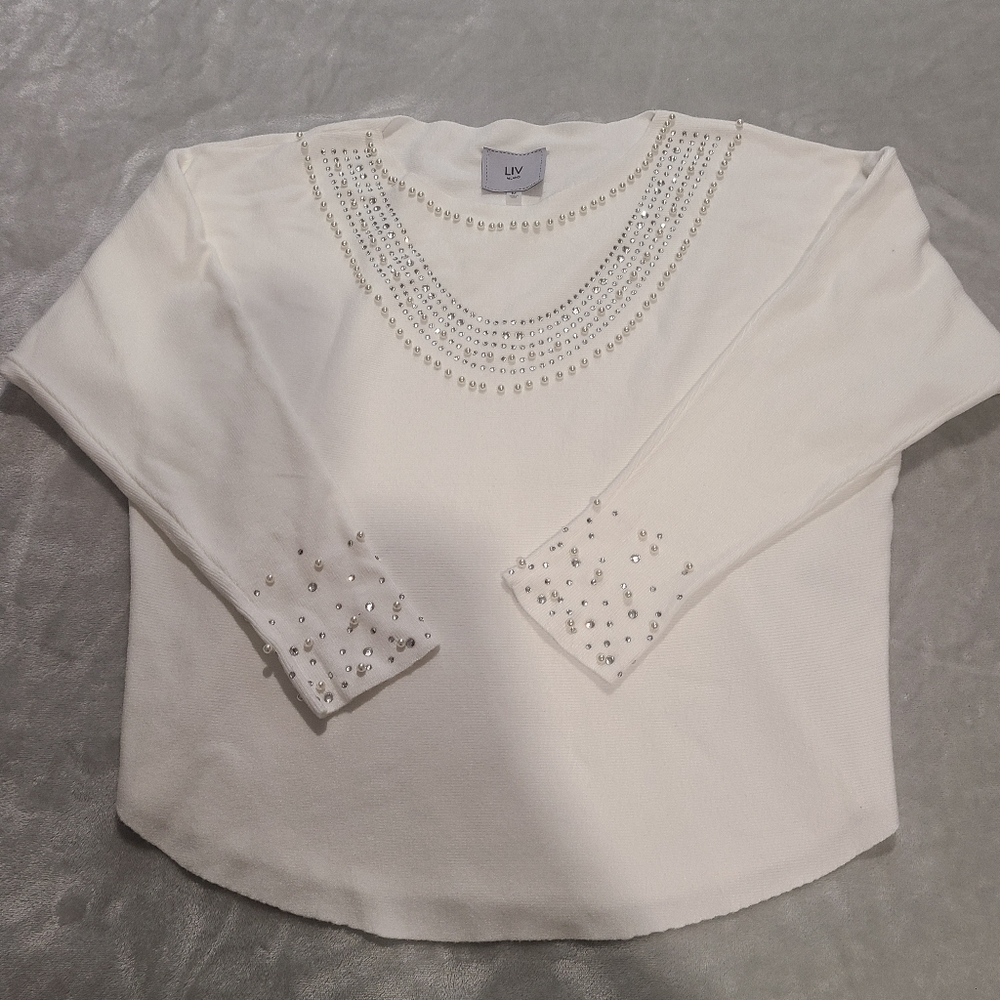 Liv Milano sweater w/pearl and rhinestones